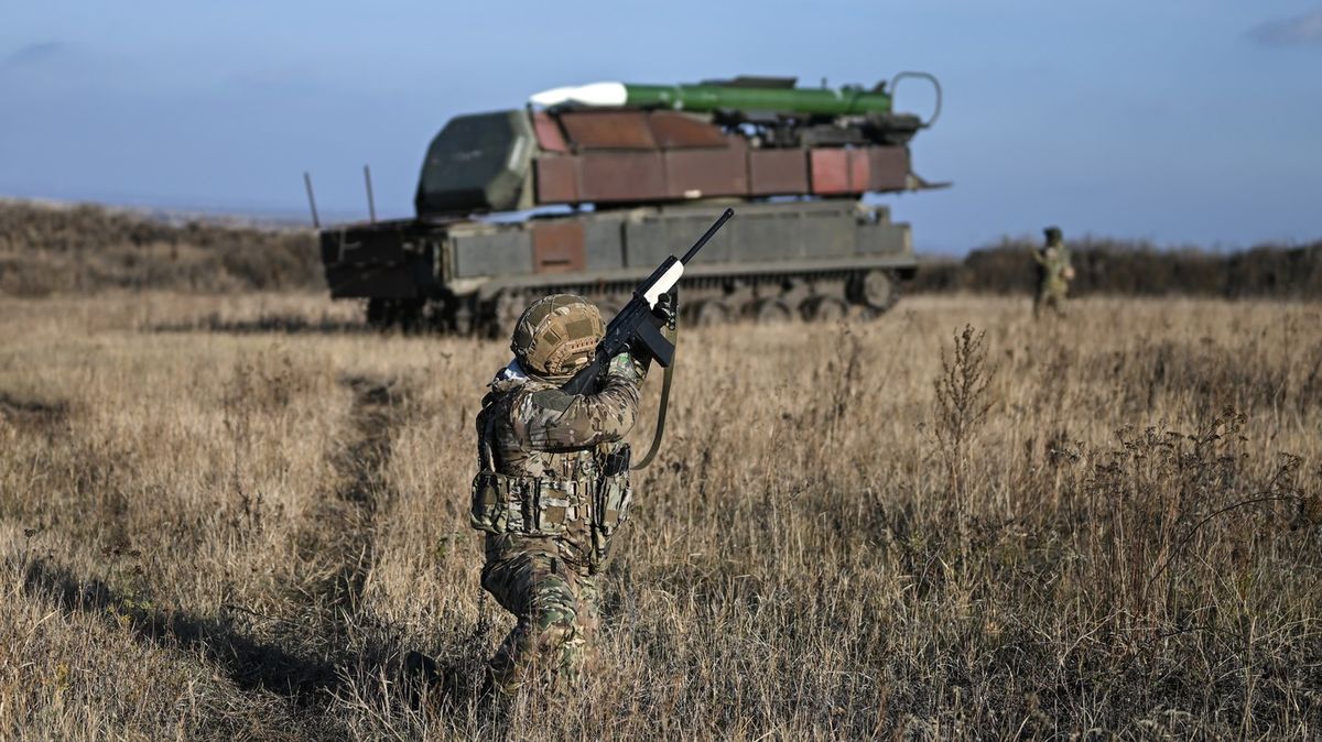 Video: Na střeše až k cíli. Ukrajinci zničili ruský protiletadlový systém